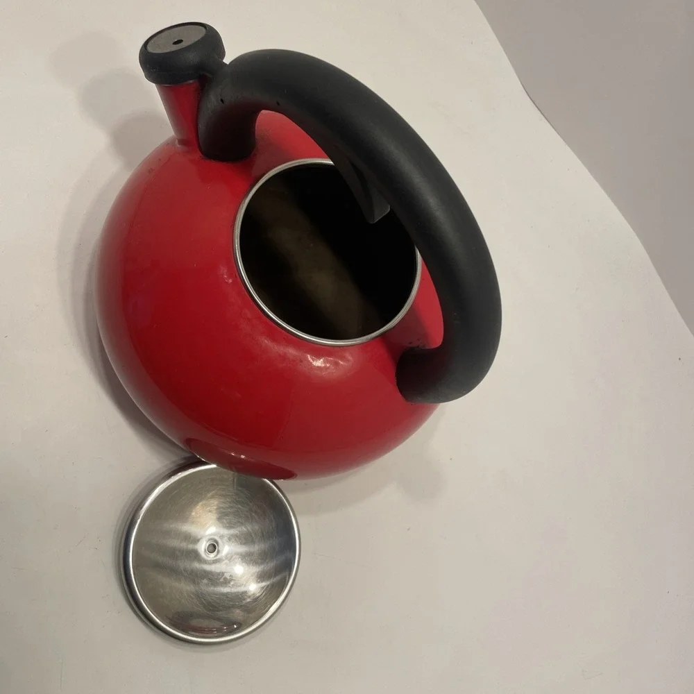 SUR LA TABLE Retro Red Tea Kettle 2 Quarts 1.9 Liters missing lid knob